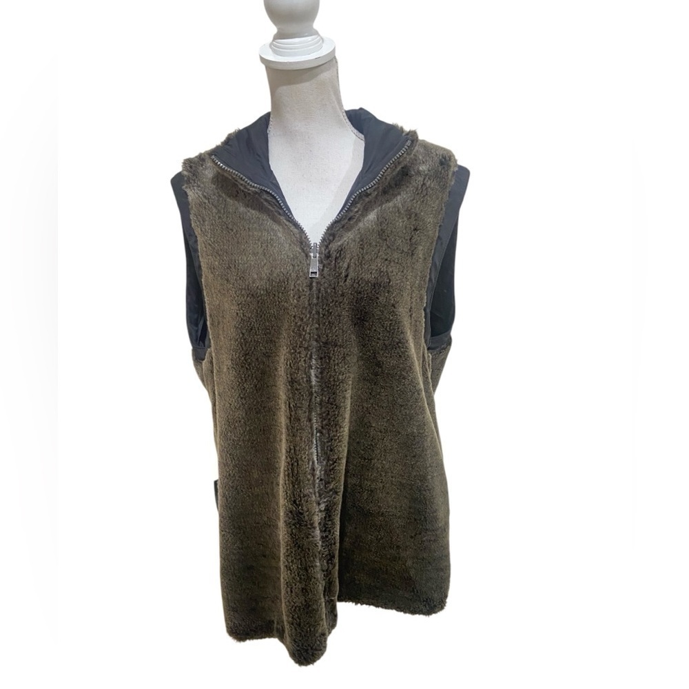 Marc New York reversible taupe brown faux fur black nylon zip up vest sz large